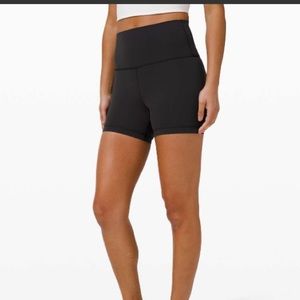 Lululemon Wunder Train High-Rise Short 4"